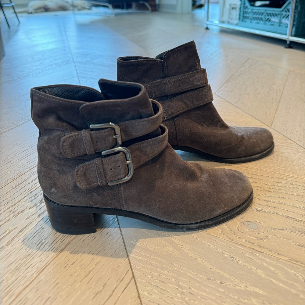 Stuart Weitzman brown suede booties size 6